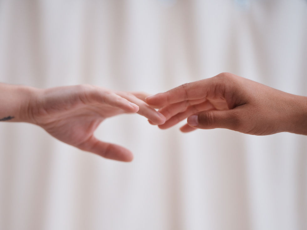 13_Surrogate_Hands_0026.jpg